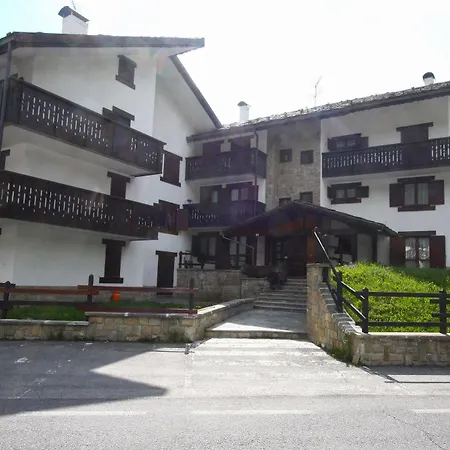 호텔 Champoluc Apartments 샴폴루크