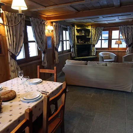 호텔 Champoluc Apartments 샴폴루크