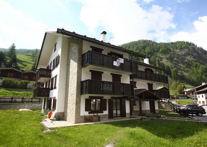 Champoluc Apartments 호텔 2*