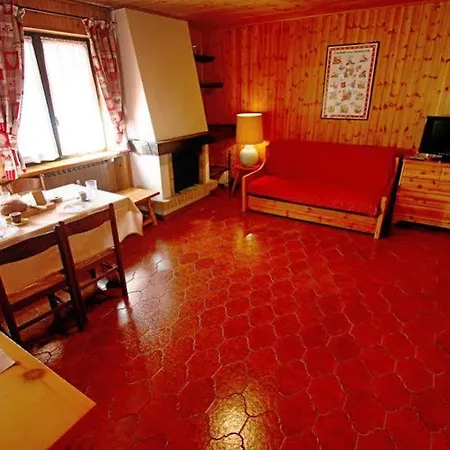 Отель Champoluc Apartments