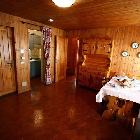 Champoluc Apartments Отель