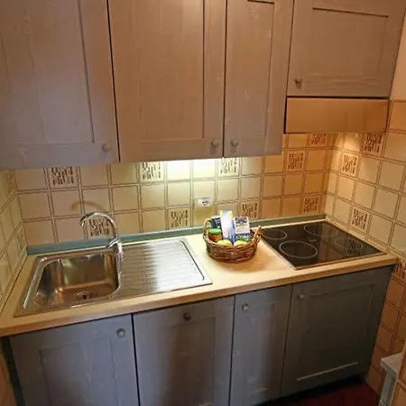 Champoluc Apartments מלון