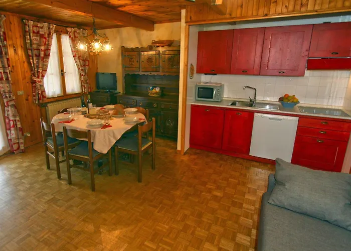 Champoluc Apartments Hotel 2*